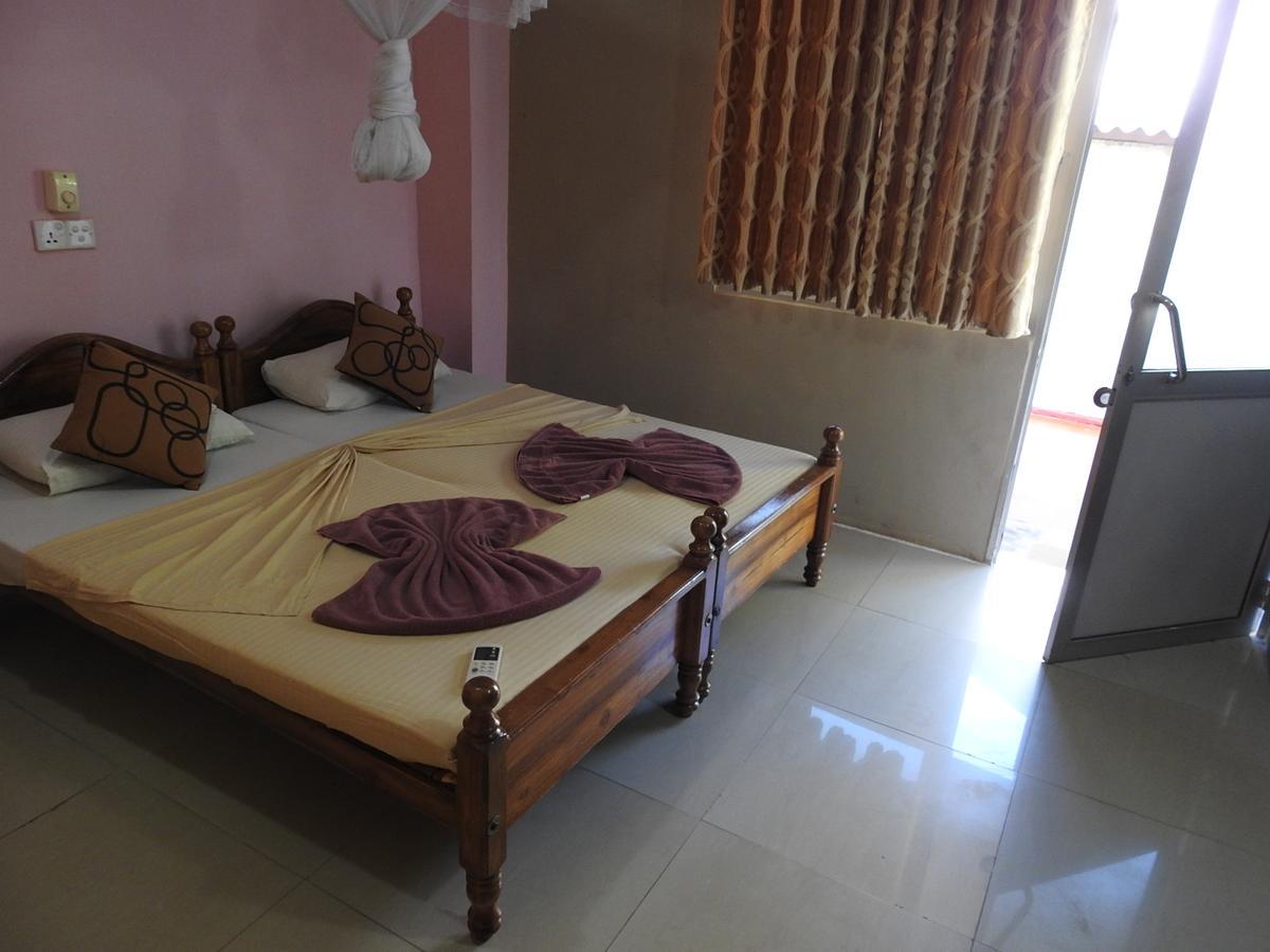 Villa Champagne Tissamaharama Luaran gambar